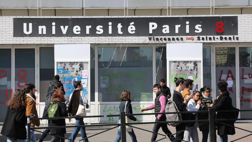 Ces universités qui accueillent les étudiants étrangers les yeux fermés